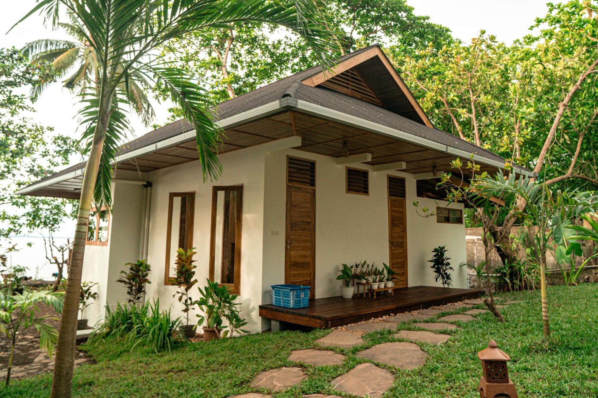 Murex Dive Resort Manado Esterno foto